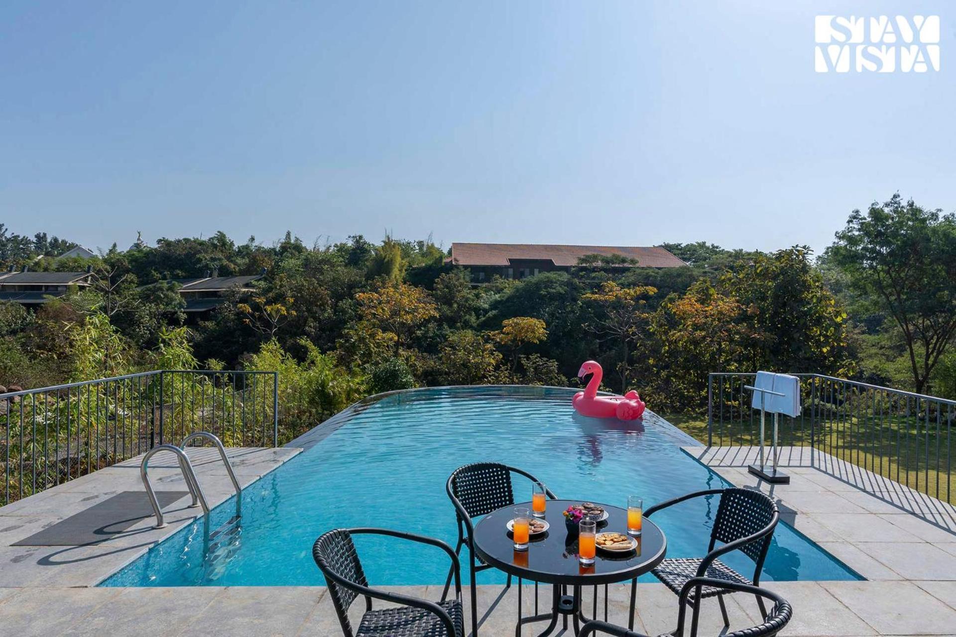 Stayvista'S Celeste Villa - Hill-View Retreat With Infinity Pool Насик Экстерьер фото